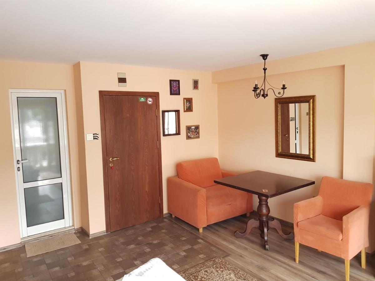Family Hotel Vaso Varna Exterior photo